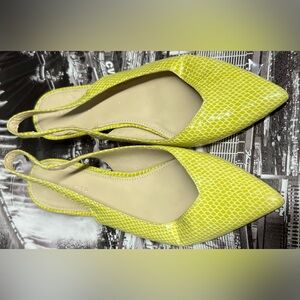 Marc Fisher Chartreuse Pointy Toe Flats Shoes Sandals Size 8